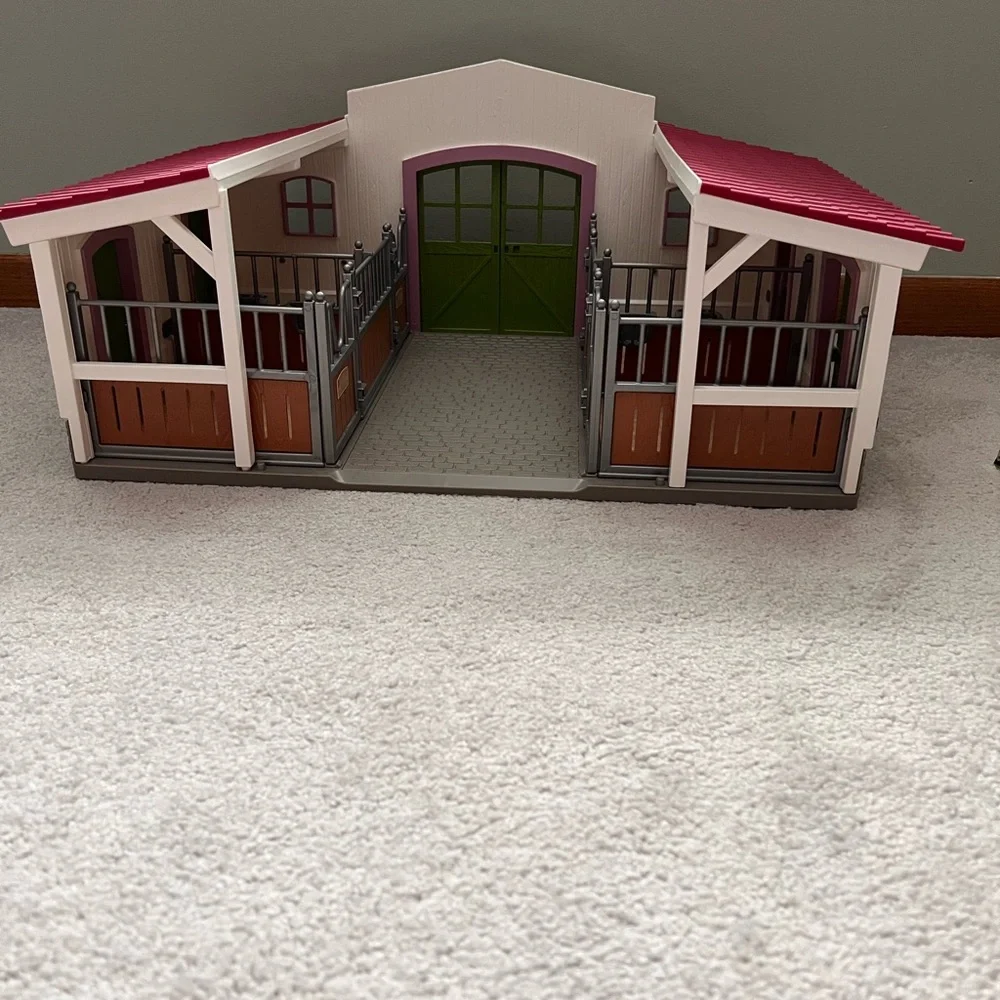 Schleich Stable used no accessories